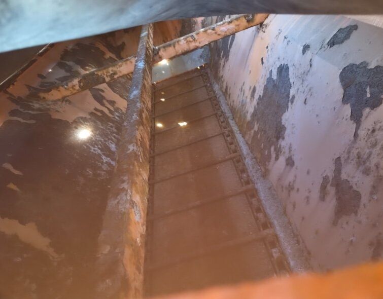 - GILETTA BRINE SALT SHAKER HF6040ID